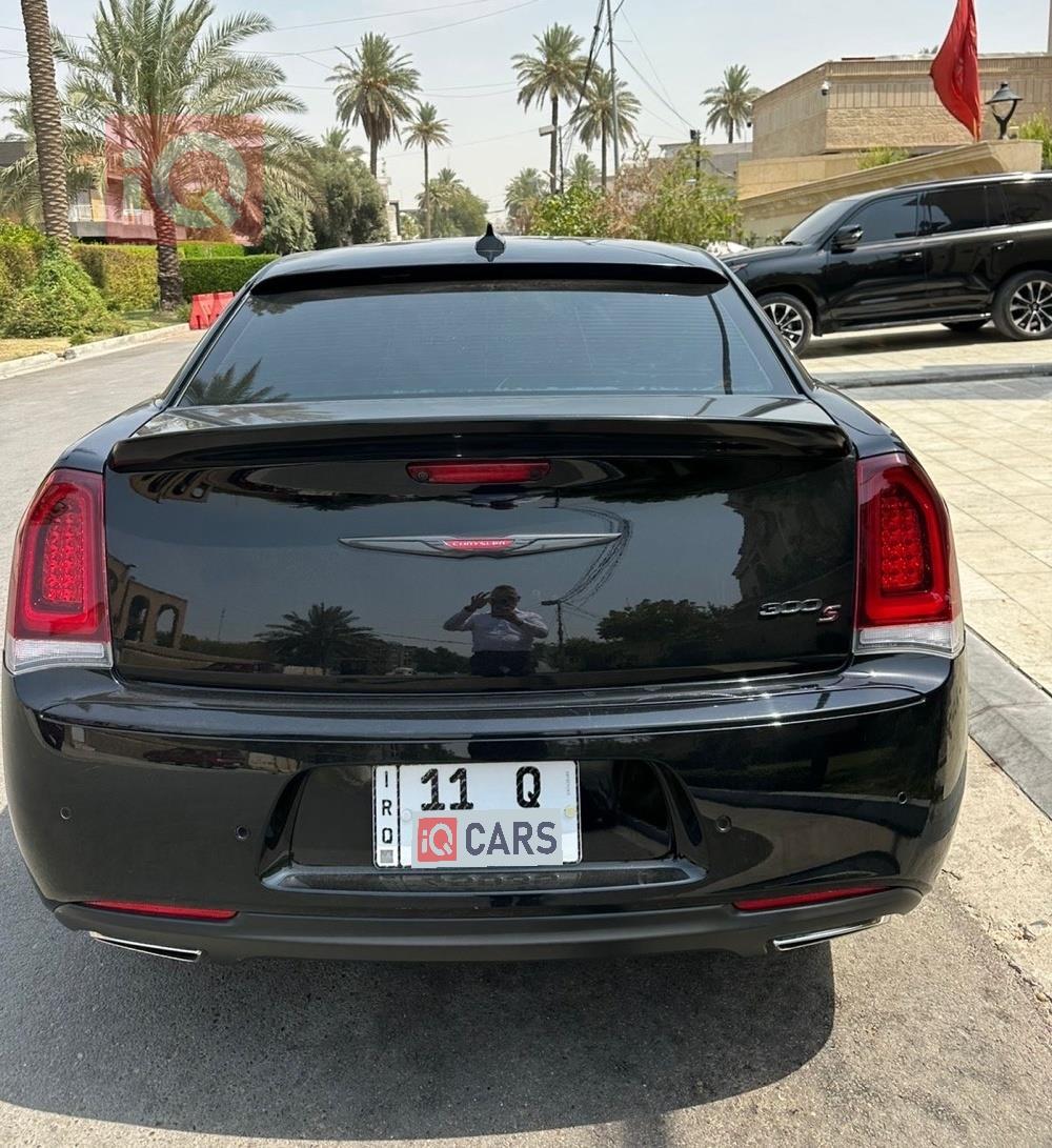 كرايسلر 300